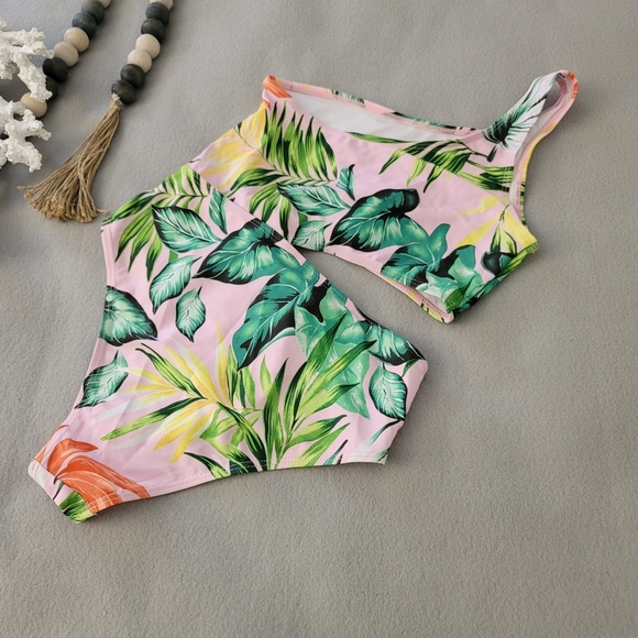 kids One Piece FLORAL Cutout One Shoulder Bathing Suit Swimsuit SIZE 164 (13-14) - Picture 2 of 4